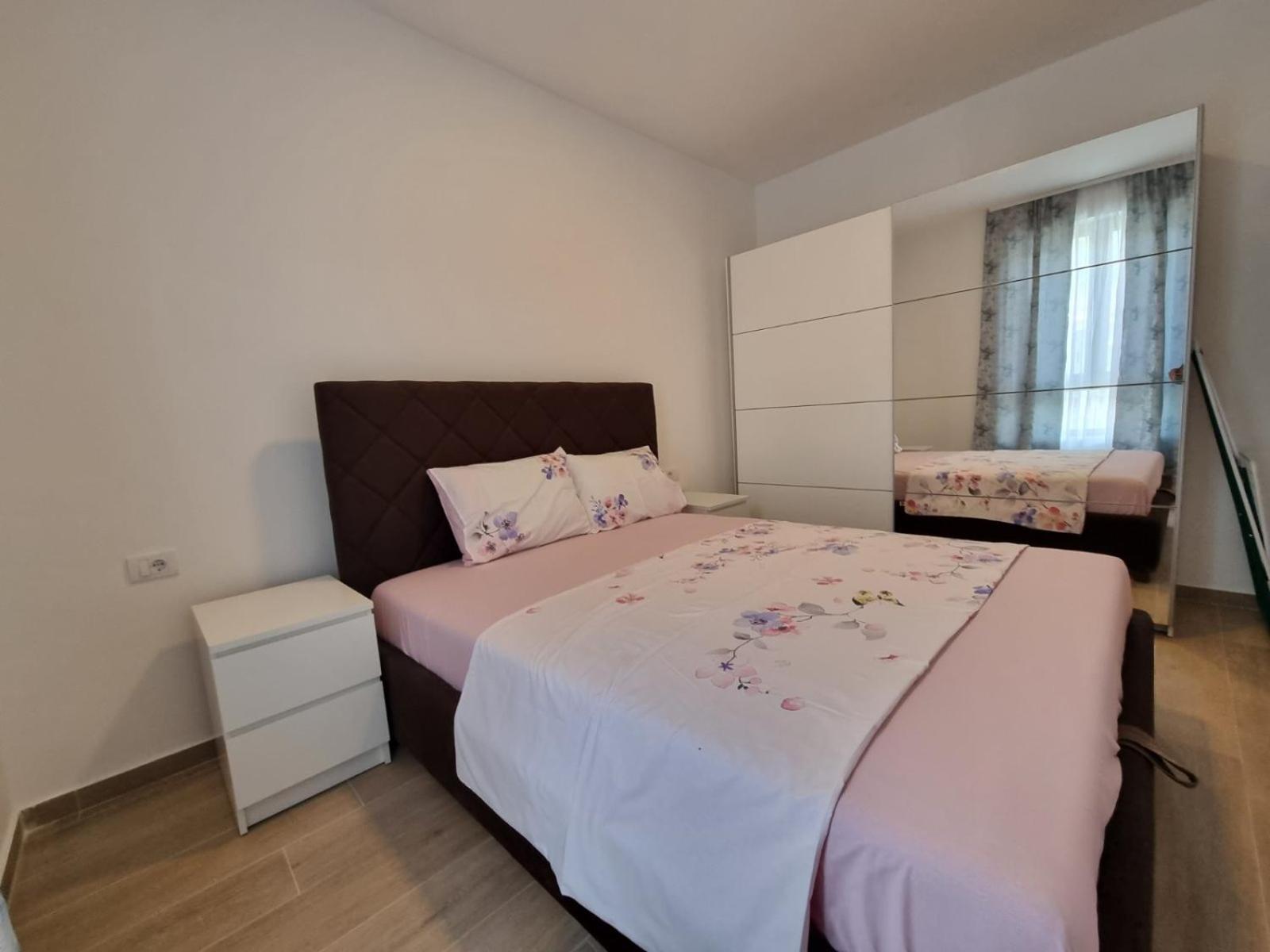 Prestige Central Apartments - Rafailovici Budva Exteriör bild
